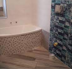 Un'opzione interessante per il rivestimento della vasca da bagno è la scelta di piastrelle di vario tipo e di dimensioni diverse. Pin Su Ristrutturazioni By Edilgrippa