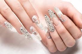 beautifil wedding manicure for the