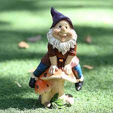 Garden Gnomes Figurines Classic Garden