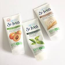Rinse the product away thoroughly with water and follow up with your preferred moisturizer. How To Glow St Ives Apricot Green Tea And Oatmeal Scrubs Comparison And Ways To Use