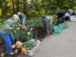 volunteer at inniswood metro gardens