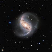 Esta imagen del hubble muestra a ngc 2608, una galaxia espiral barrada. Que Significa Galaxia Espiral Barrada