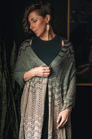 knit a beautiful feather and fan shawl