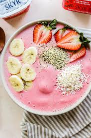 strawberry smoothie bowl so much food