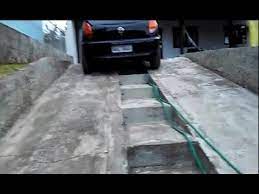Rampa de acesso ocorre quando está inclinada para permitir o acesso ao interior do veículo. Descer Rampa Inclinada De Re Com Escada No Meio Youtube