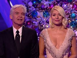 Free delivery and free returns on ebay plus items! Dancing On Ice S Holly Willoughby Distracts Viewers With Sexy Plunging Dress Mirror Online