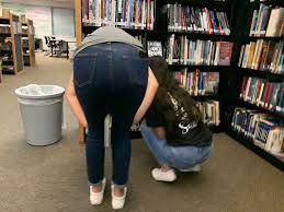 Candid teen bent over - Tight Jeans - Forum