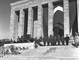 Bütünleyici atatürk i̇lkelerini aşağıda belirtilen başlıklar çerçevesinde değerlendirmek gerekir. Ataturk Un Cenazesinin Anitkabir E Yolculugu Sputnik Turkiye