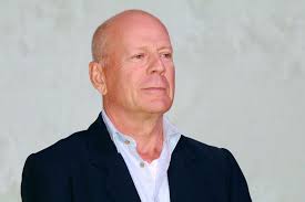 Bruce Willis in Los Angeles ohne Maske in Apotheke erwischt - DER SPIEGEL