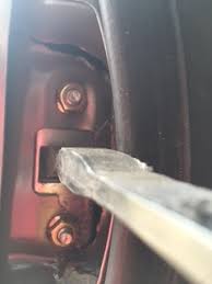 2004 toyota sienna broken weld in door