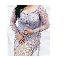 Model kebaya modern untuk wanita gemuk anggun ini merupakan pengembangan dari baju kebaya. 30 Model Kebaya Untuk Orang Gemuk Dijamin Stylish Updated 2021 Bukareview