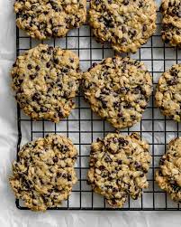 vegan oatmeal chocolate chip cookies