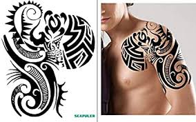 Los tatuajes maoríes hechos en zonas del cuerpo como los brazos son algo similar a los hombros, en su orígen teníam menos significado personal, se asociaban más con los puestos de cada uno dentro de la tribu, para reconocer más rápido el cargo que desempeñaban. Tatuaje Maori Hombro Los Mejores Disenos De Tatuajes