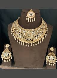 gold indian wedding jewellery