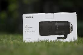 The lens doesn't extend at any point when you zoom out from 70mm and the filter ring doesn't rotate, good news for filter users. Picked Up My Tamron Sp 70 200 F 2 8 Di Vc Usd G2 And Took A Photo Of The Empty Box Really Liking It So Far Nikon