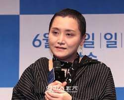 She was an original member of roommate , 1 she started her career by winning the super model contest. Find Out More About 1969 Born Singer Lee So Ra S Full Profile Songs And Net Worth Channel K