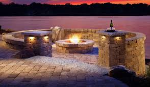 7 Jaw Dropping Custom Fire Pit Patios