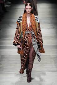 ミッソーニ 2020年秋冬ウィメンズコレクション - 幾何学模様に誘われて不可思議な世界へ - ファッションプレス