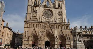 Le restaurant le saint jean, à carcassonne, vous accueille dans un cadre exceptionnel et dans une ambiance conviviale. Kathedrale Saint Jean Baptiste In Lyon