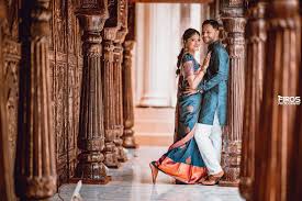 couple photoshoot poses in saree for
