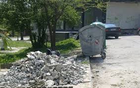 Събира извозва изхвърля строителни и други опасни отпадъци с чували сакове и контейнери. Globiha Rusenec 300 Lv Izhvrlil Stroitelni Otpadci V Kontejner Za Bitovi Tvn Bg