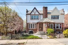 homes in queens ny