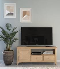 how to decorate around a tv quercus