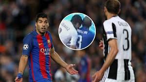 But chiellini's accidental photobomb has certainly caused some amusement on social media, drawing comments such as nice tackle from chiellini, and chiellini is stark naked! The Phone Call Luis Suarez Made To Giorgio Chiellini Ahead Of Juventus Move Sportbible