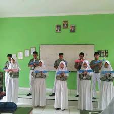 Sedangkan menurut kamus besar bahasa indonesia (kbbi), ansambel adalah kelompok pemain musik (penyanyi) yang bermain bersama secara tetap. Kanwil Kemenag Sumatera Selatan