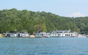 The 75 foot bigfoot houseboat is a great way for a larger group to vacation on dale hollow lake without being crammed together. Family Community And Houseboating At Dale Hollow Lake Houseboat Magazine