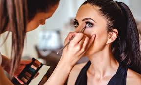 tips for a successful career in makeup