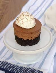 mini no bake chocolate cheesecakes