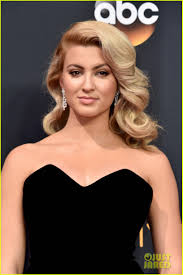 tori kelly attends emmy awards 2016 for
