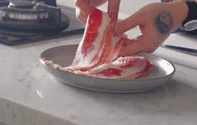Pada buku ini ada berbagai resep masakan dari olahan ikan lele, sehingga dapat menjadi diversifikasi. Resep Beef Bowl Yoshinoya Ala Masterchef Indonesia Seenak Aslinya