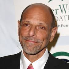 Standup comic Robert Schimmel passed away Friday after a week-long battle with injuries sustained in an Aug. 26 car accident, his rep confirms to E! News. - 300.ab.Schimmel.Robert.050309