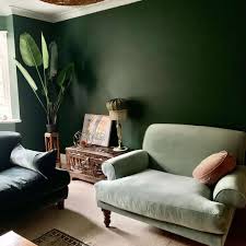 If you have a living room that boasts of stunning natural views, make them an integral part of the interior. 14 Green Living Rooms