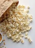 How do you pop popcorn in a paper lunch bag?