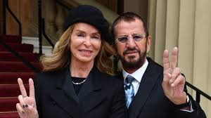 Sir ringo starr is celebrating 40 years of marriage to barbara bach. Ex Beatle Ringo Starr Und Seine Frau Barbara Bach Im Buckingham Palast