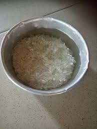 4setelah air nasi agak keringpindahkan ke bekas kukusankukus sehingga nasi masak. Cara Cara Menyukat Beras Memasak Nasi Kukus Macam Yang Jual Di Gerai Mudah Je Rupanya