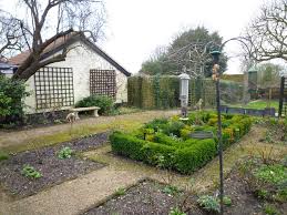 English Garden Designed For Outdoor Living