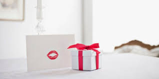 Romantic valentines gifts for her: Cute Valentine S Day Ideas For Her 25 Romantic Gifts Your Girlfriend And Wife Will Love Huffpost Canada Life