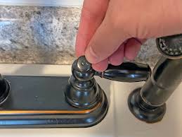 how to tighten faucet handle