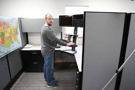 When switching to the stand up desk converter, you may find your mind can be more active, body strains are kept at a minimum, and time spent standing supports a healthy lifestyle. Stand Up Desk Benefits Buy Standing Desk Healthpostures