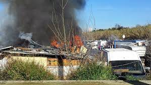 Montpellier : quatre caravanes détruites par le feu dans un bidonville -  midilibre.fr