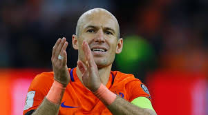 Он играет на позиции правый вингер. Arjen Robben Comes Out Of Retirement Set To Play For Boyhood Club Next Season Arjen Robben Comes Out Of Retirement
