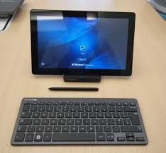 samsung series 7 tablet packs a laptop