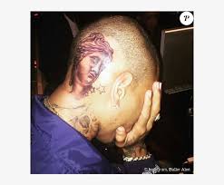 The singer has finished his massive head tattoo and it is pretty intense! Chris Brown A Un Nouveau Tatouage Chris Brown 2017 Tattoos Free Transparent Png Download Pngkey