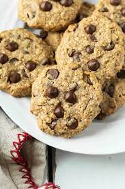 vegan oatmeal chocolate chip cookies