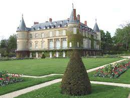 The stabbing took place in the entrance hall on friday. Chateau De Rambouillet Rambouillet Structurae