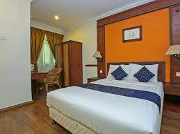 You'll find all sorts of hotels here like backpacker hostels, capsule hotels, resorts in the jungle, british/ european style resorts, etc. Oyo Capital O 89695 Planters Hotel In Cameron Highlands Room Deals Photos Reviews